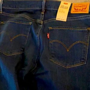 Levi’s 724 high rise straight jeans